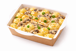 Mfood.kz Картофельные ньокки в сливочном соусе с курицей и грибами, 300 гр
