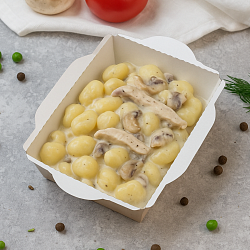 Mfood.kz Картофельные ньокки в сливочном соусе с курицей и грибами, 300гр